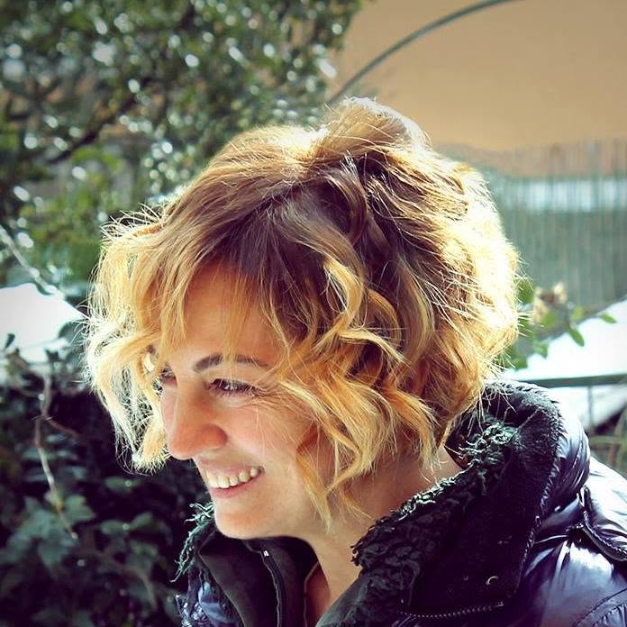 Maestra patrizia scollato